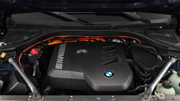 Photo du compartiment moteur du BMW X3 G45 2025