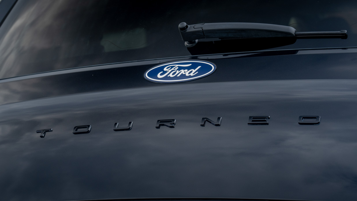 Insigne Ford Tourneo Titane X 2024