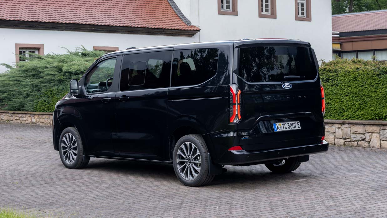 Ford Tourneo Titanium X 2024 arrière 3/4