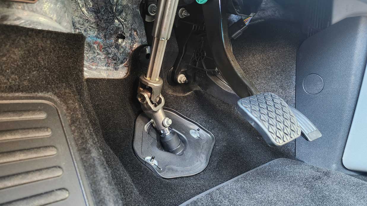 Ford Tourneo Titanium X 2024 crémaillère de direction