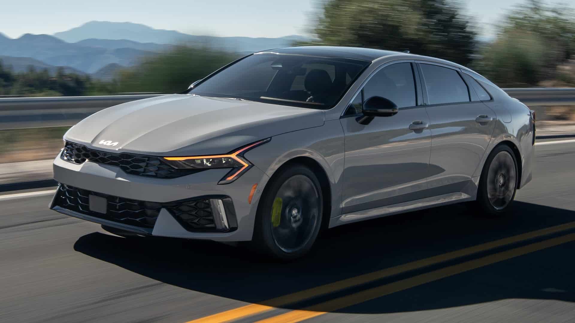 La Kia K5 2025 coûte plus cher qu’avant, mais toujours dans la catégorie des berlines intermédiaires