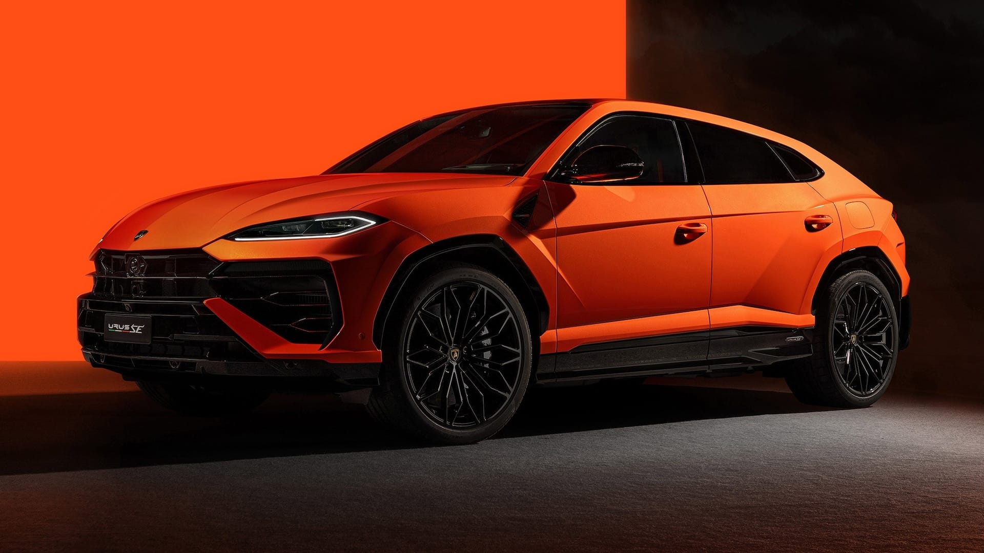 2025 Lamborghini Urus SE plug in hybrid SUV 39