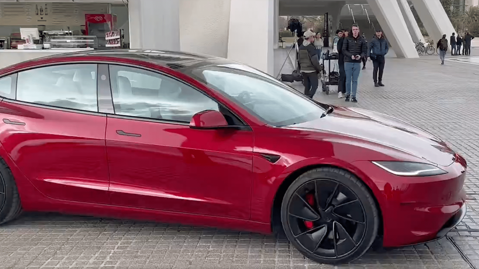 Ridicule?  Les fuites de la nouvelle Tesla Model 3 Performance EV révèlent des détails de conception et de puissance
