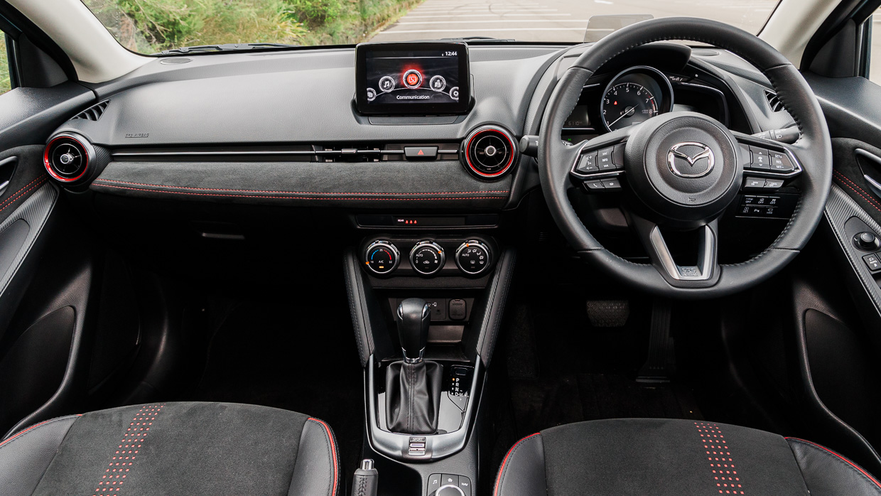 Intérieur de la Mazda 2 GT 2024