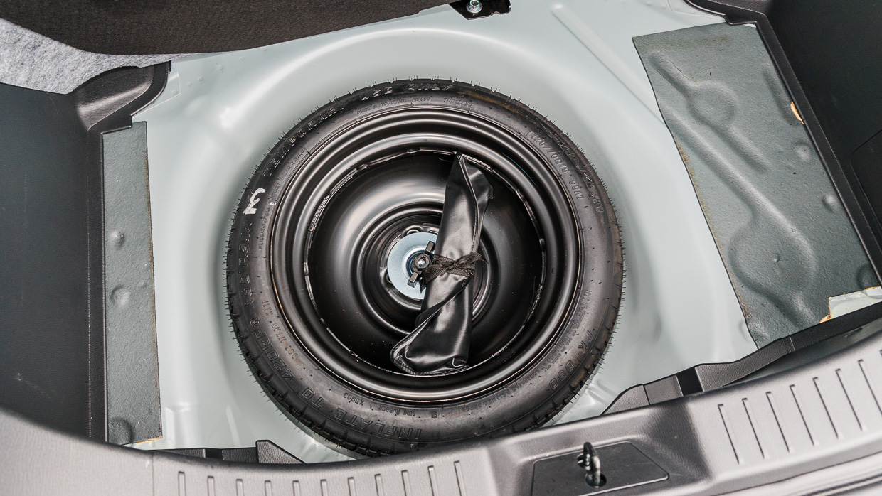 Roue de secours intérieure Mazda 2 GT 2024