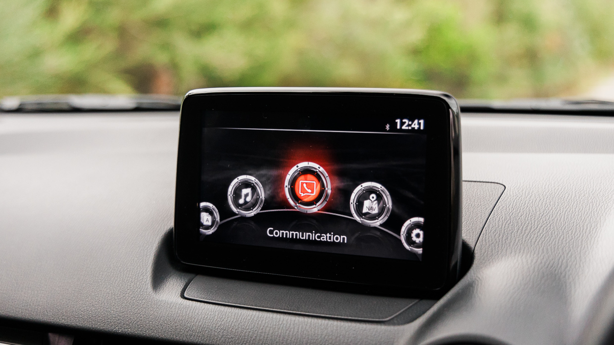 Écran intérieur de la Mazda 2 GT 2024