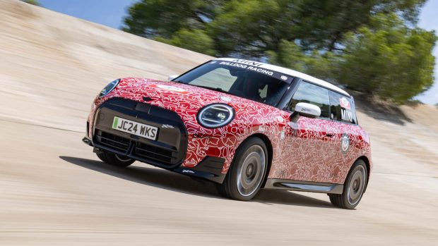 Mini JCW E Prototype 2024, vue de face 3/4