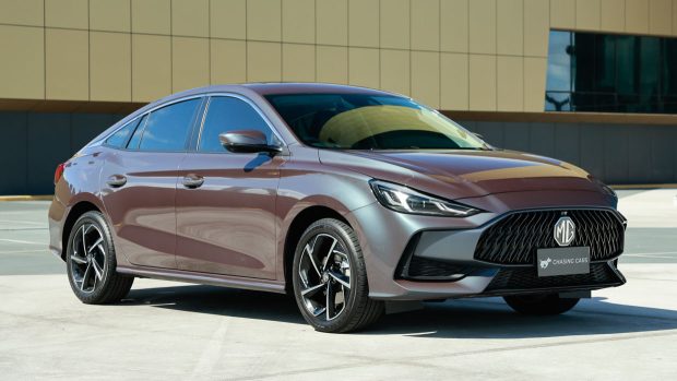 MG5 Essence 2023 vue avant 3/4