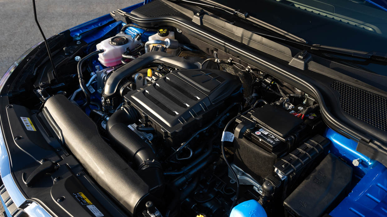 Moteur turbo trois cylindres de 1,0 litre Skoda Kamiq Select 2024