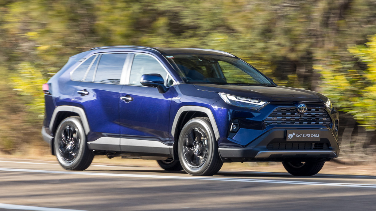 Vue avant 3/4 de la Toyota RAV4 Cruiser Hybrid 2024