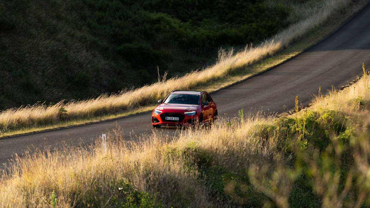 Audi RS4 Avant 2024 conduite avant 3