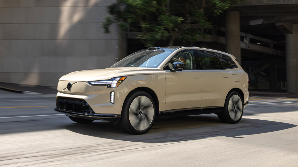 Conduite en ville du Volvo EX90 2024