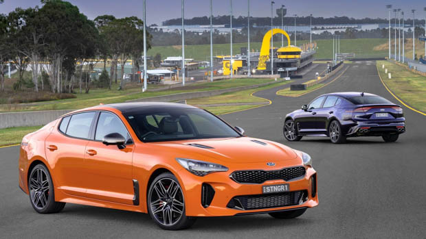 Kia Stinger GT 2021 duo orange