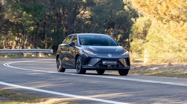 MG4 Excite 51 2023, vue de face 3/4