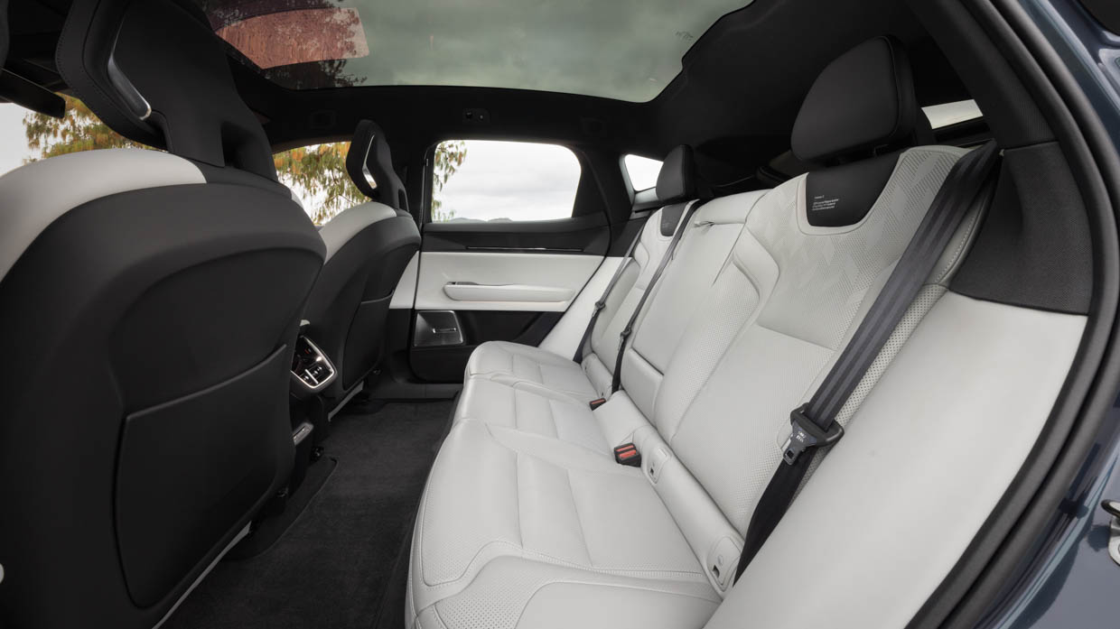 Intérieur du siège arrière à double moteur longue portée Polestar 3 2024