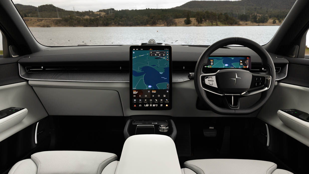 Vue intérieure large de la Polestar 3 2024 à double moteur longue portée