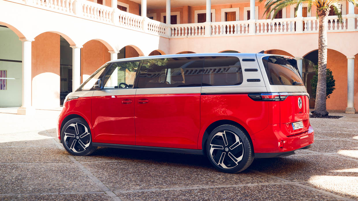Angle latéral du Volkswagen ID Buzz GTX 2025 en carré