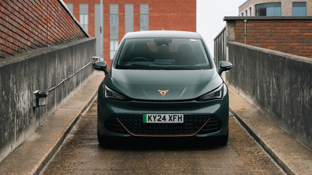 Rampe de descente avant de la Cupra Born VZ 2024