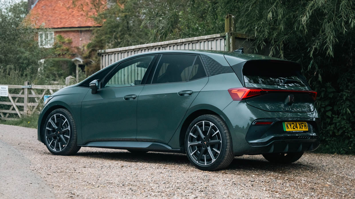 2024 Cupra Born VZ arrière 3/4 tir statique 2