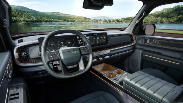 Plan large de l'intérieur de la Kia Tasman 2025 avec volant