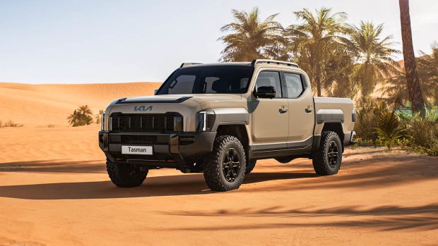 Image 3/4 avant de la Kia Tasman 2025 prise dans le désert