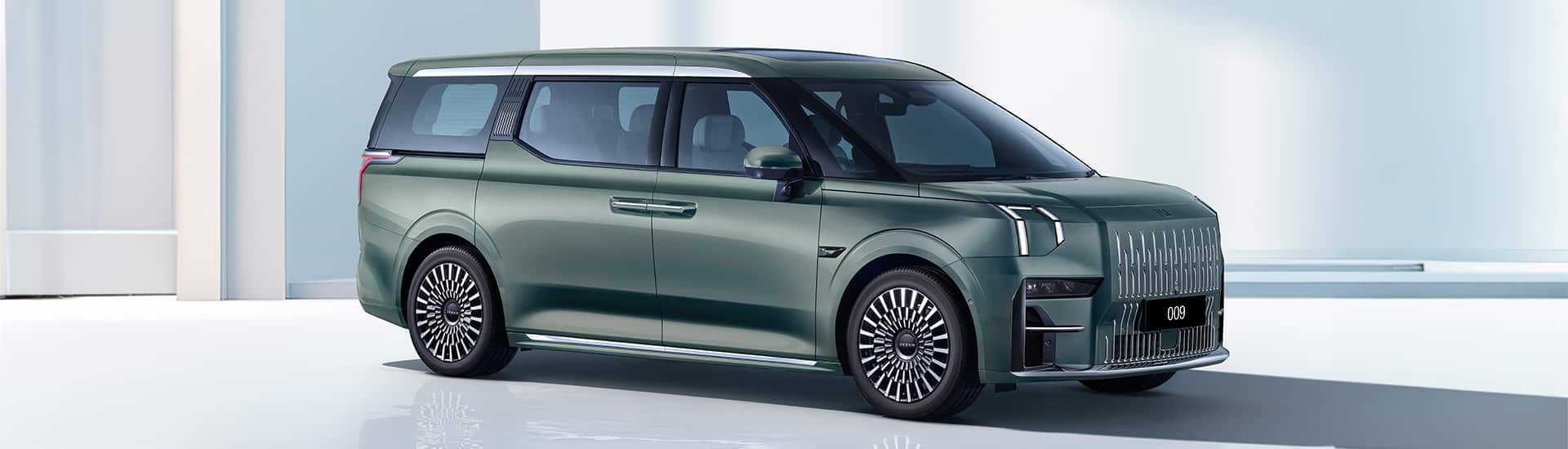 Actualités automobiles aujourd'hui : le véhicule de déplacement électrique de Zeekr au prix de 135 900 $, le V8 GMC Yukon Denali au prix de 169 990 $ et plus – 12 novembre 2024