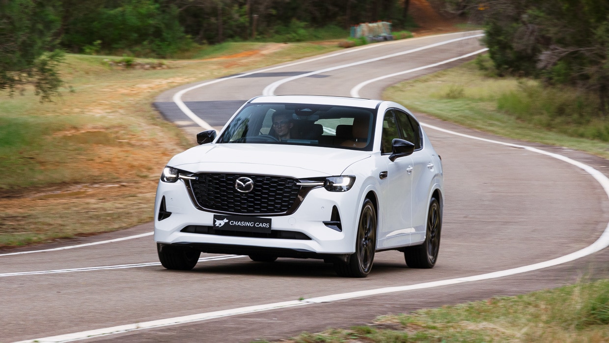 Mazda répond aux critiques concernant son SUV moyen CX-60 avec des changements de suspension et de châssis, ainsi qu'un modèle d'entrée de gamme moins cher