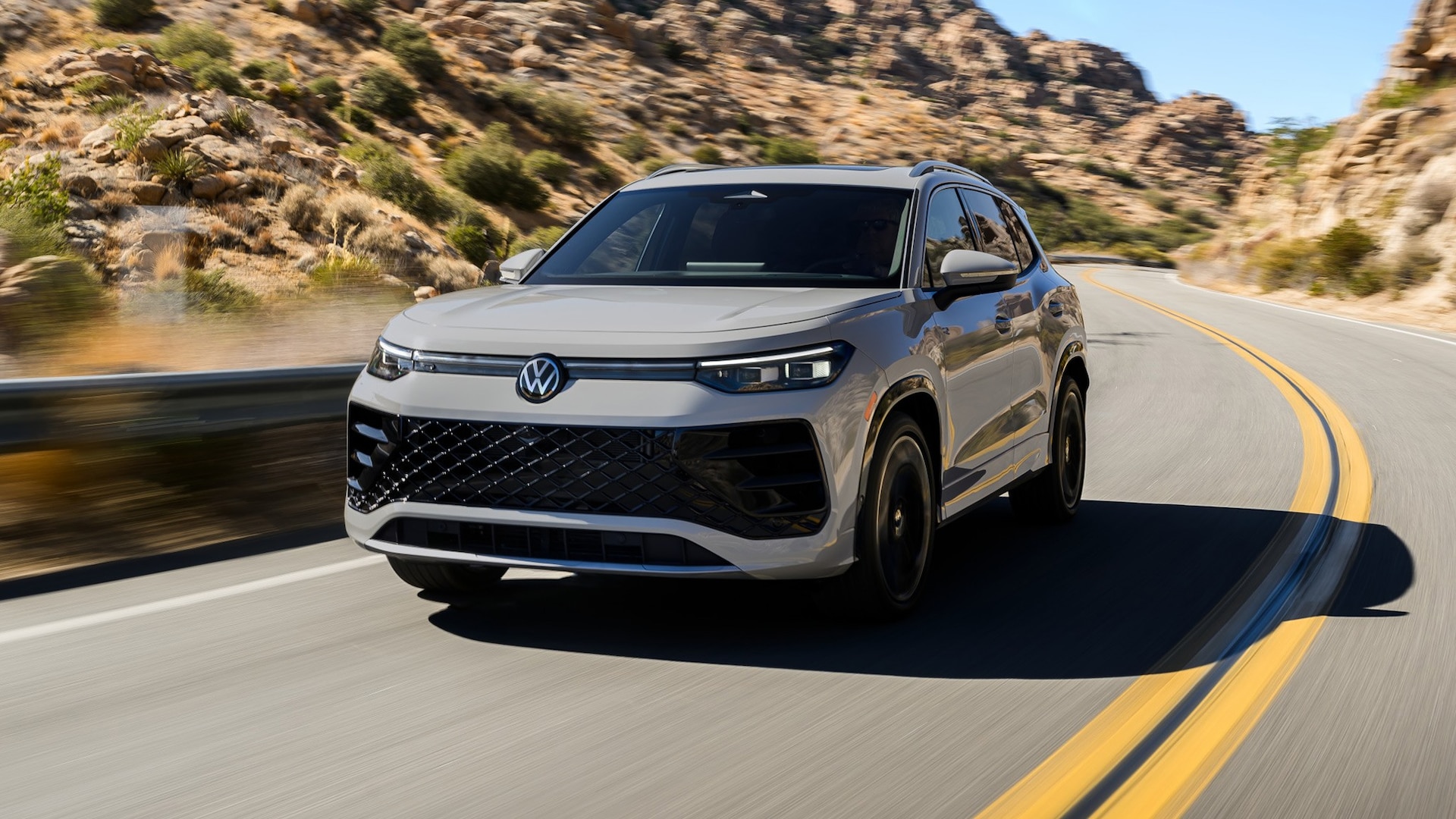 2025 Volkswagen Tiguan exterior 34