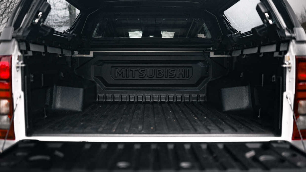 Plateau Mitsubishi Triton GSR LT 2024