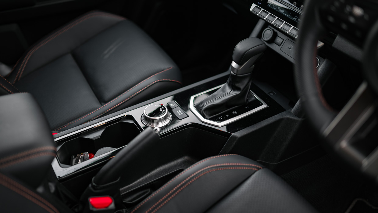 Manette de vitesse Mitsubishi Triton GSR LT 2024