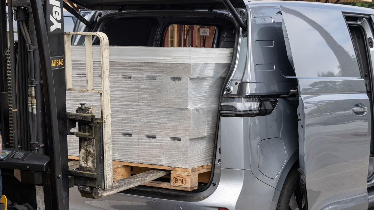 Volkswagen ID Buzz Cargo 2025 charge 2