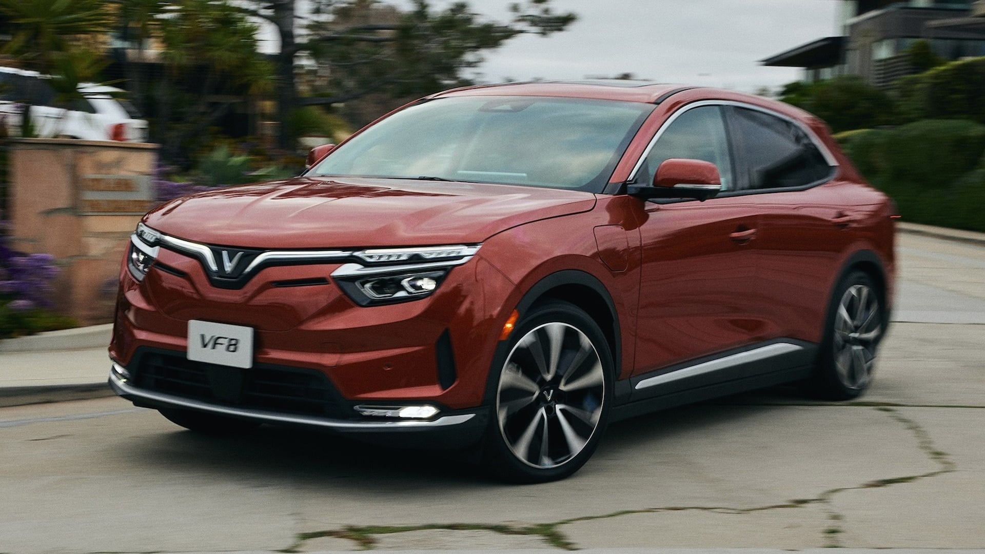 4 2025 VinFast VF8 front view