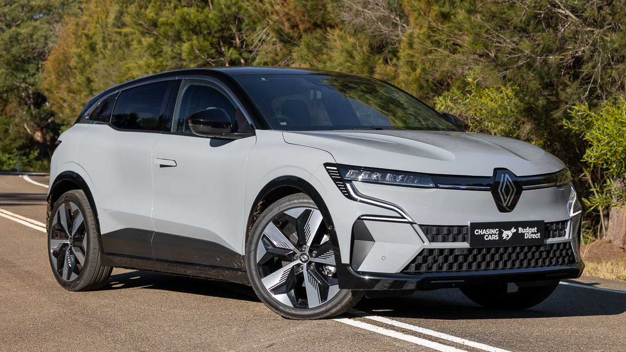 Renault Megane E-Tech 2024 avant 3/4 proche