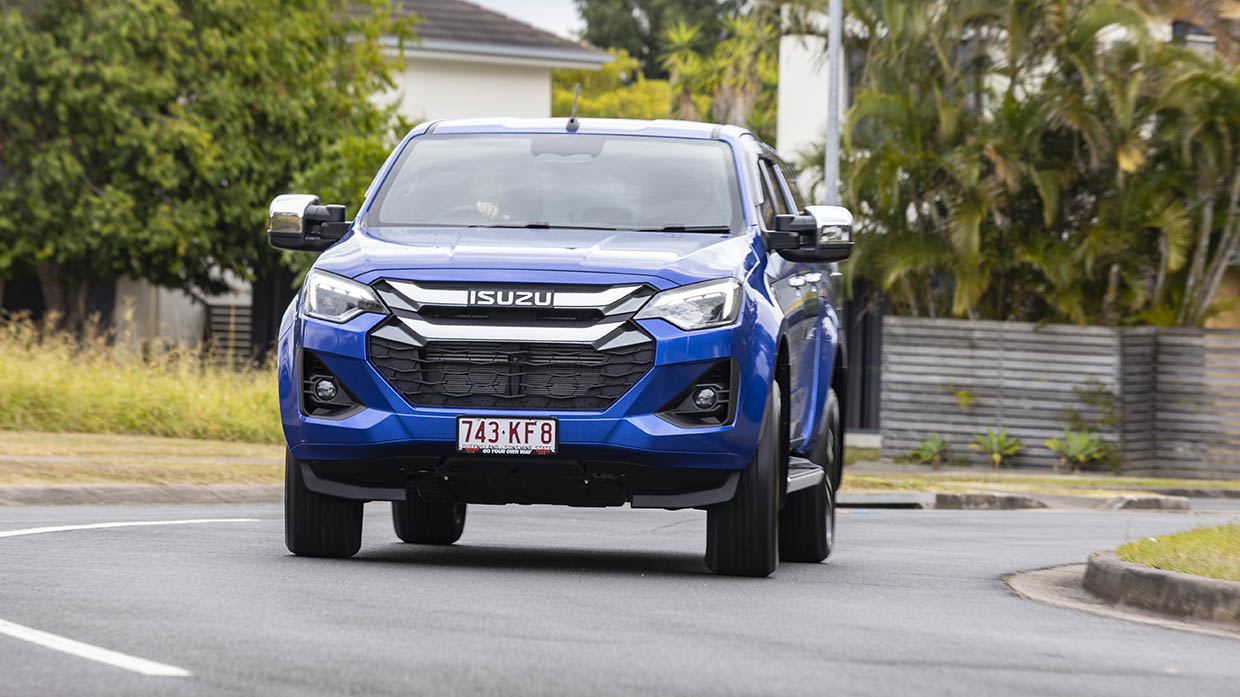 ISUZU D-MAX LS-U + Tour Mate 2025 Drive 5