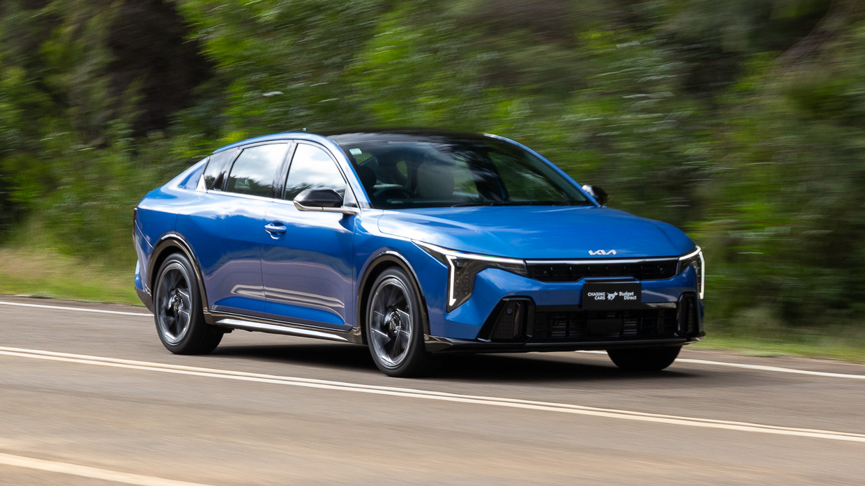 Kia K4 GT-LINE 2025 conduisant Front 21