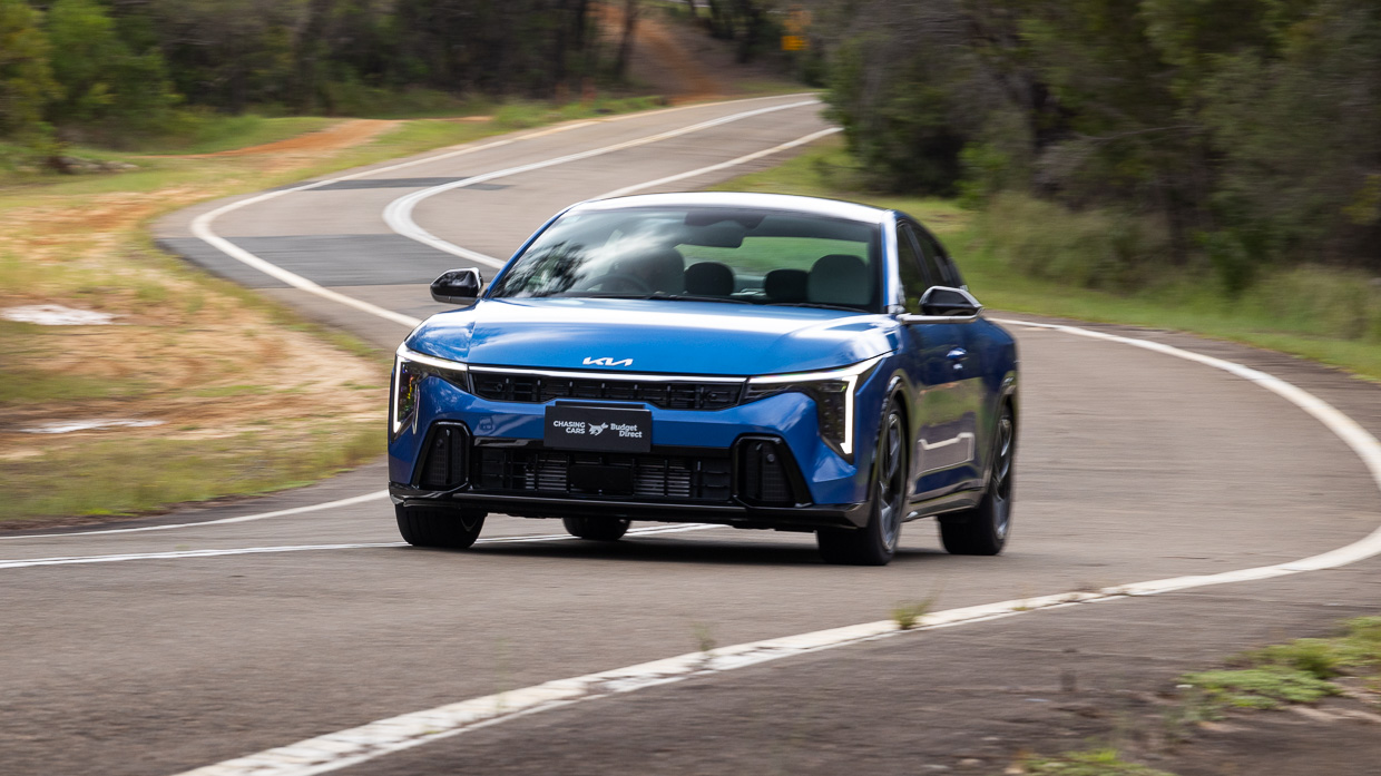 Kia K4 GT-LINE 2025 conduisant Front 12