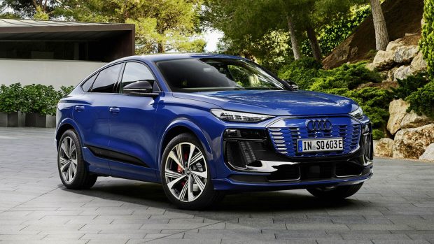 2024 Audi SQ6 E-tron Sportback Blue Front 3/4 statique