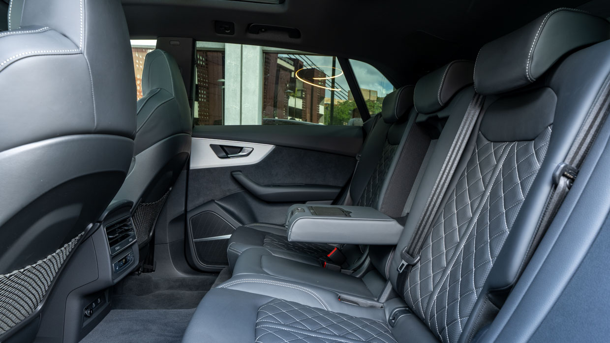 Audi Q8 60 TFSI E 2025 siège arrière