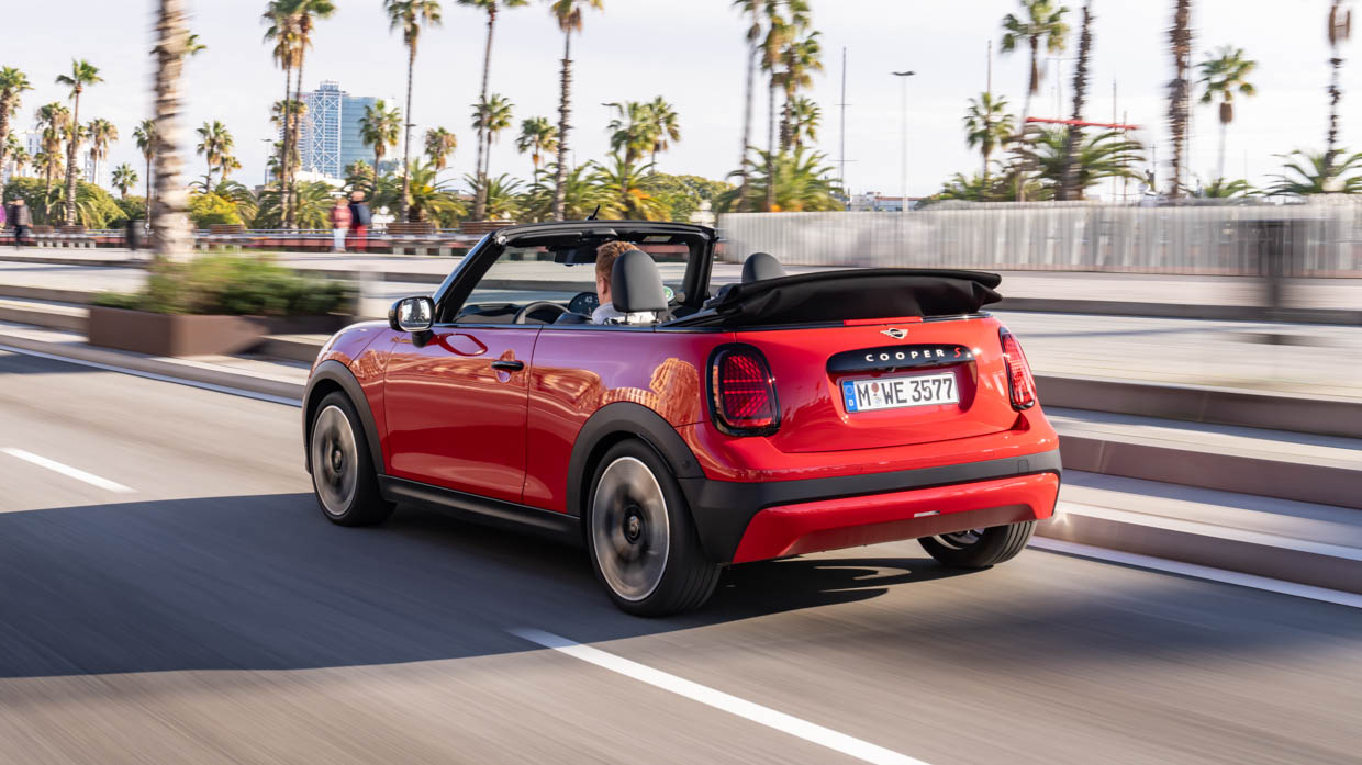 Mini-convertible 2025 conduite arrière