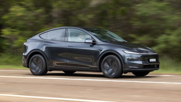 Tesla Model Y 2025 Driving 23