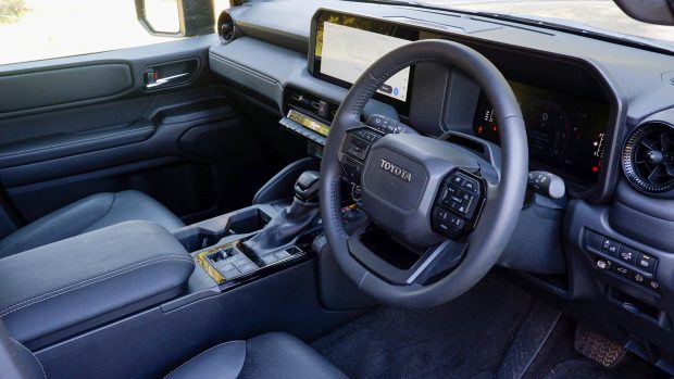Toyota Prado GXL 2025 intérieur