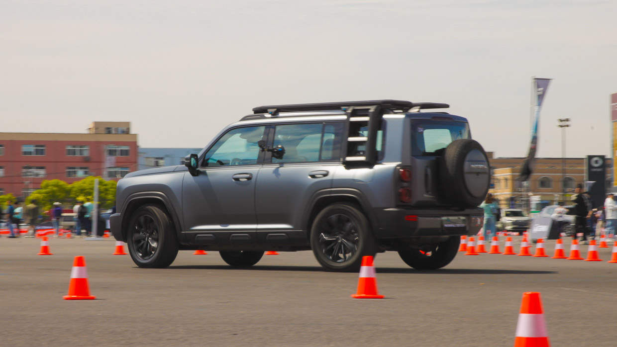 Haval Raptor 2025 conduisant 3