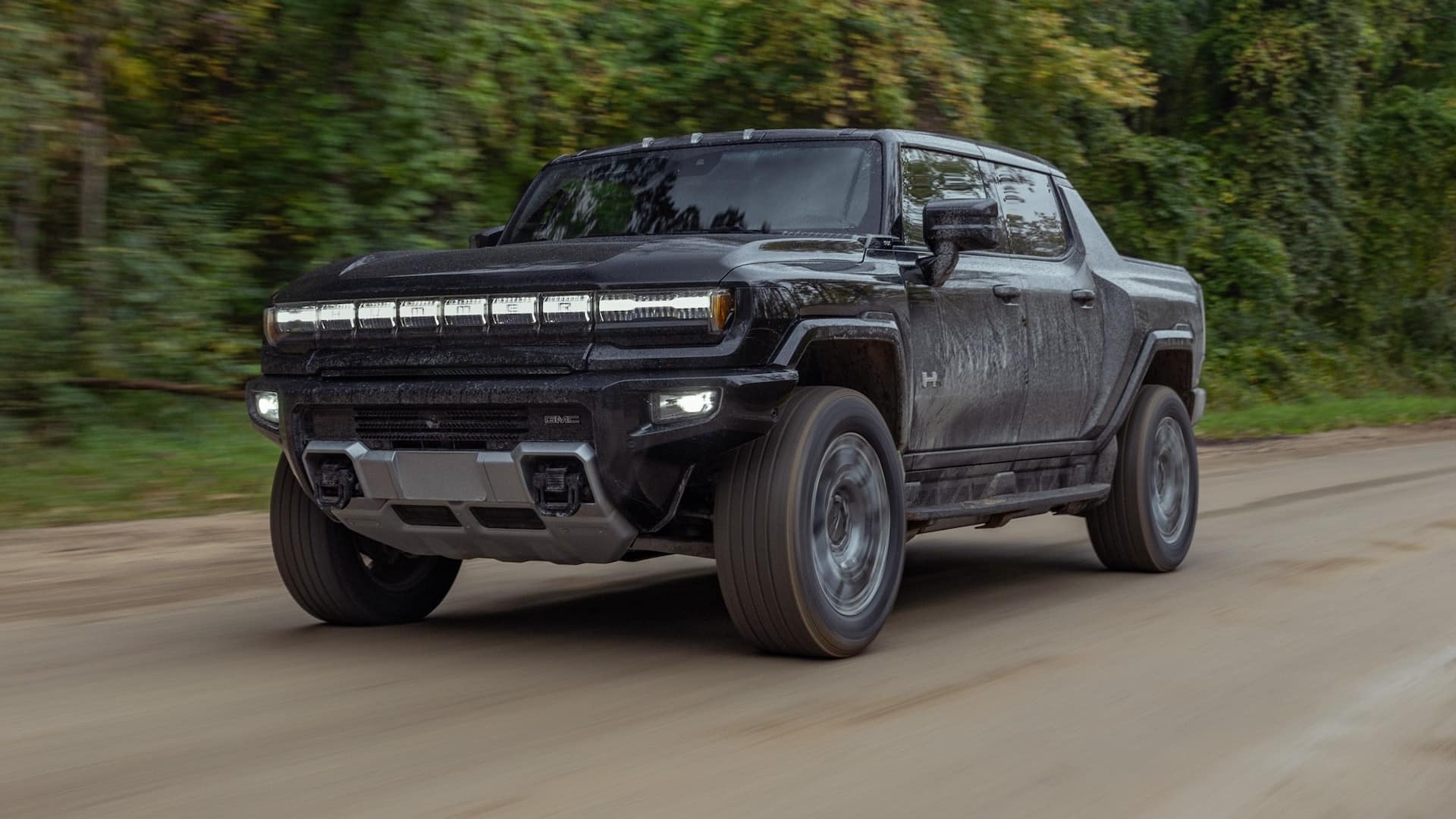 034 2025 GMC Hummer EV 3x front view