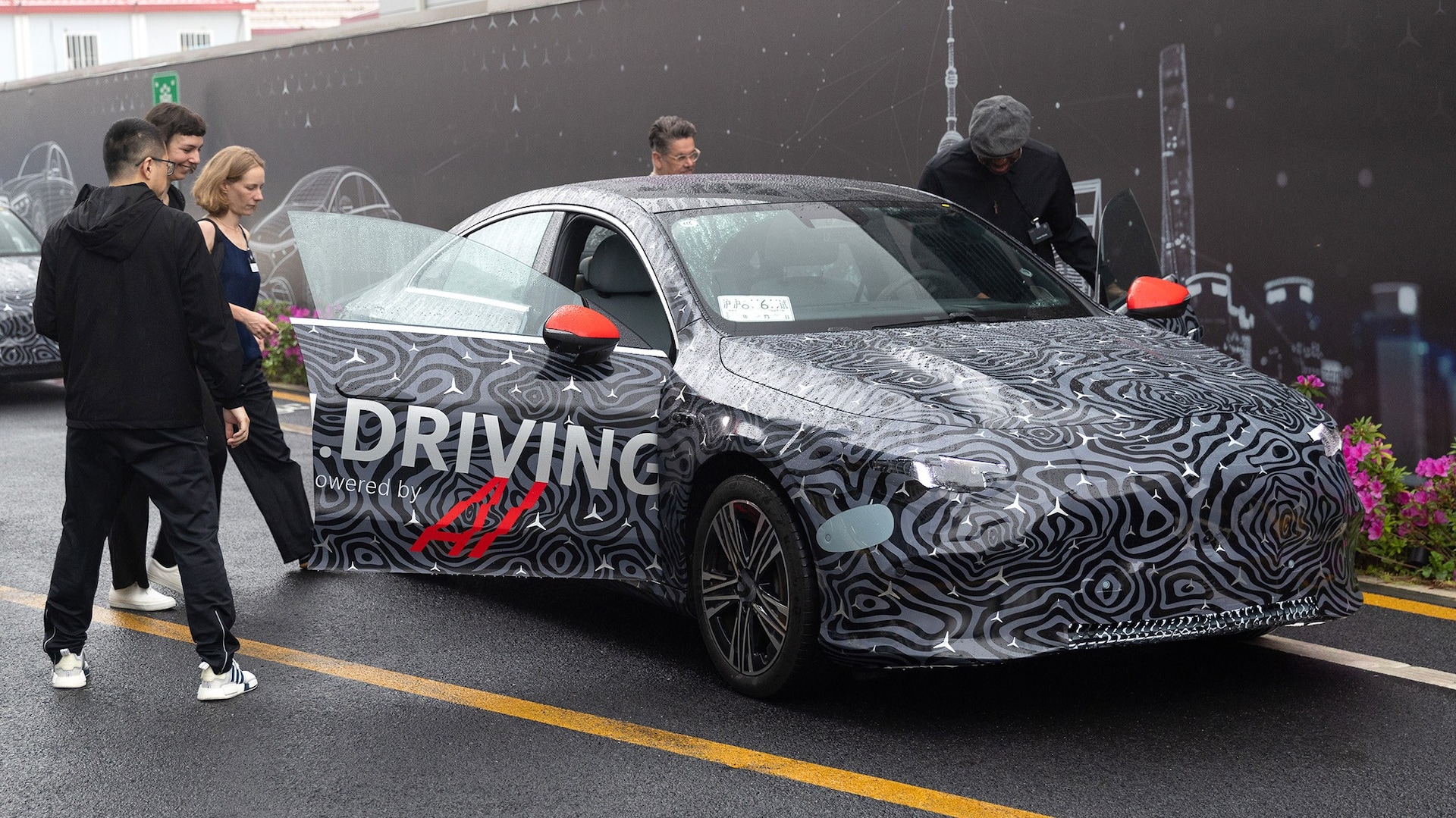 Mercedes Benz Drive Assist Pro 25C0100 105