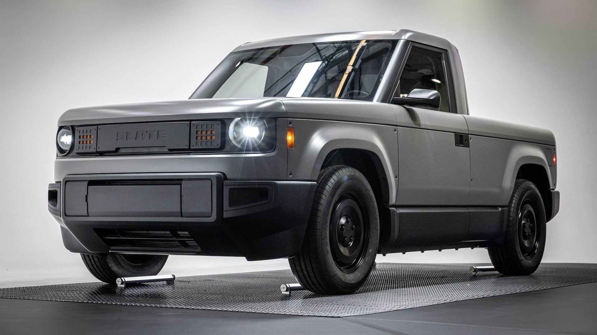 006 2027 Slate Truck