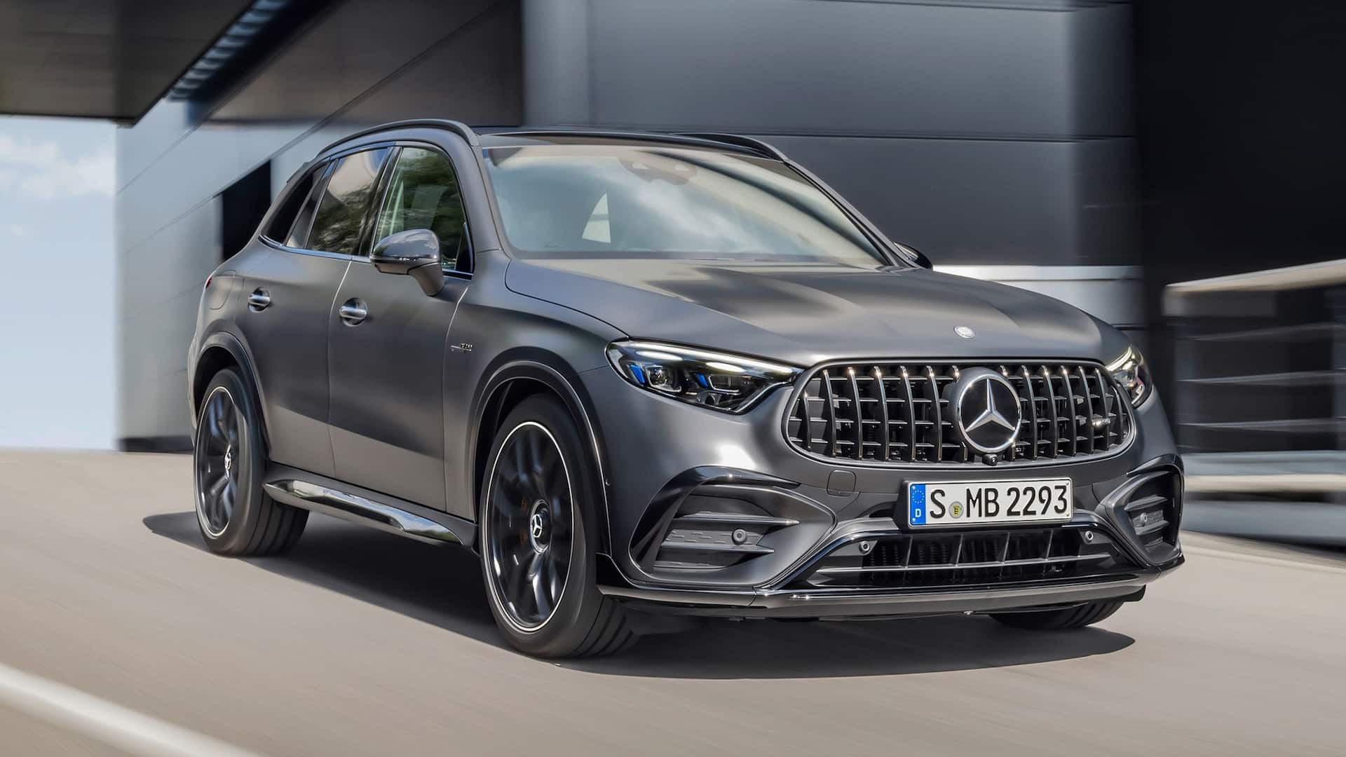 19 2025 Mercedes Benz AMG GLC63 front view