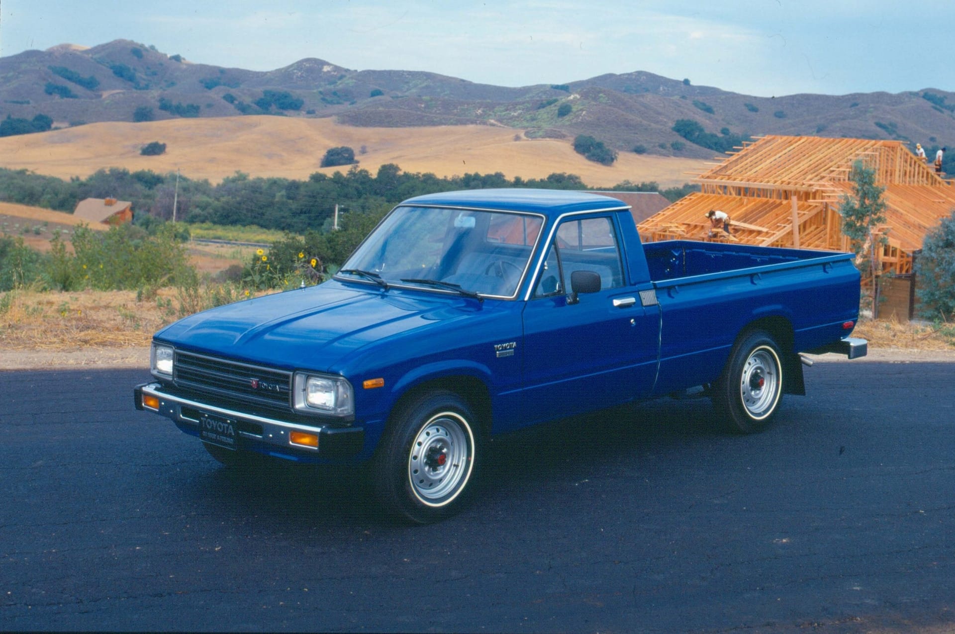 1984 Toyota Pickup front three quarter