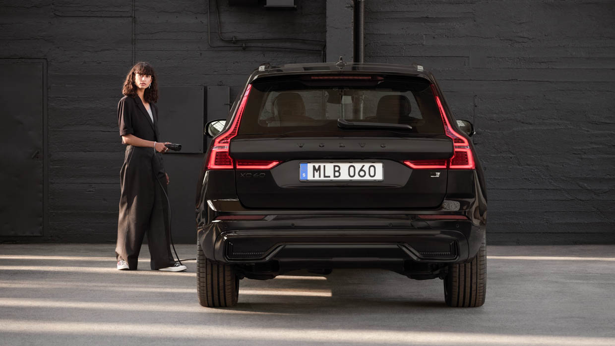 2024 Volvo XC60 Black Edition 2