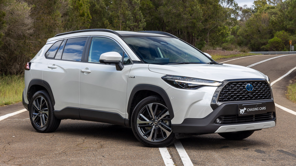 Toyota Corolla Cross Atmos 2024 Front 3/4