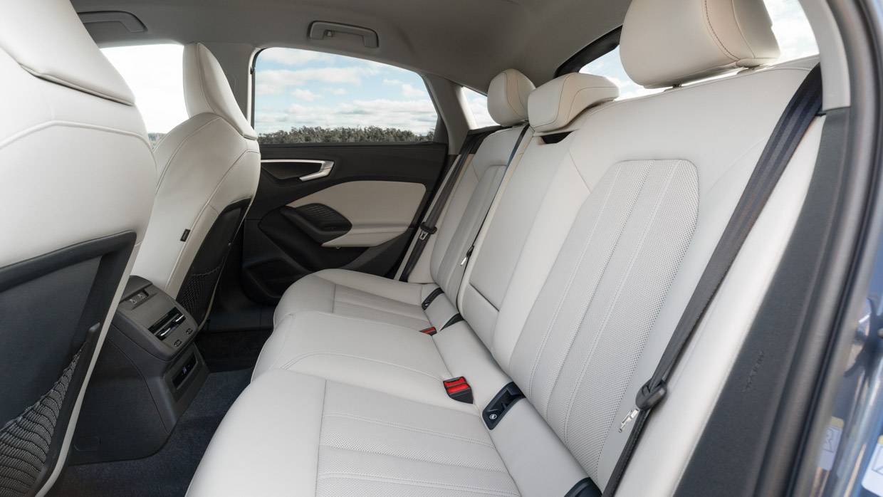 AUDI A5 TFSI 2025 SIÈGE arrière